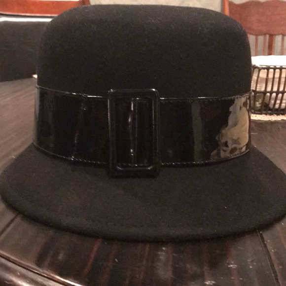 Black Felt Stylish Hat. One Size. - Picture 3 of 6